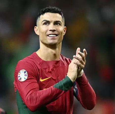 开云体育娱乐-压克圣贝皇 C罗是最伟大欧洲球员 梅西是世界最佳